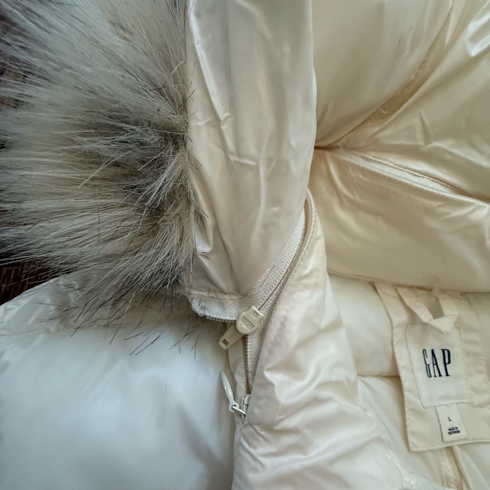 Gap Puffer Coat Medium - Picture 6 of 13